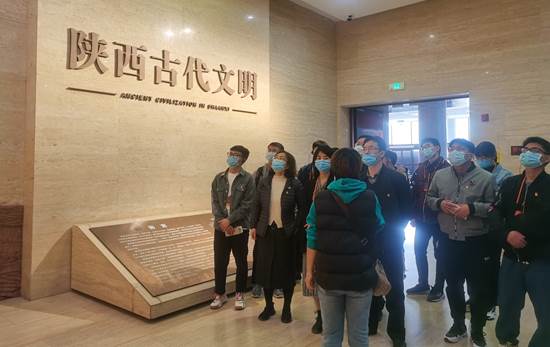 足球投注网站
师生党员参观陕西历史博物馆2